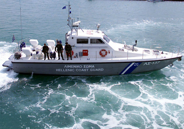 Ακυβέρνητο σκάφος με εκατοντάδες μετανάστες ανοιχτά της Κρήτης