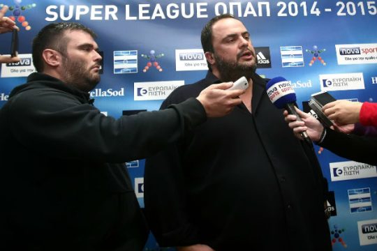 Διακοπή των εθνικών πρωταθλημάτων και καταγγελίες Μαρινάκη