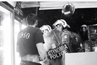 Ενα νερό στα ΜΑΤ κυρά Βαγγελιώ