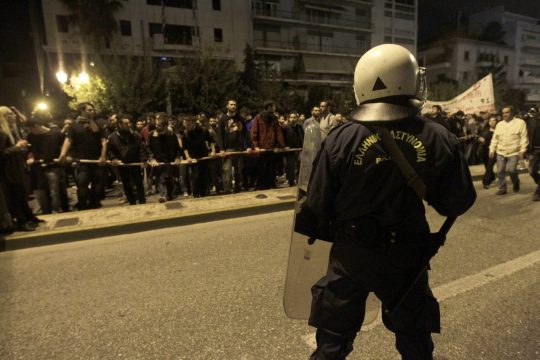 «Απρόκλητη επίθεση από τα ΜΑΤ»
