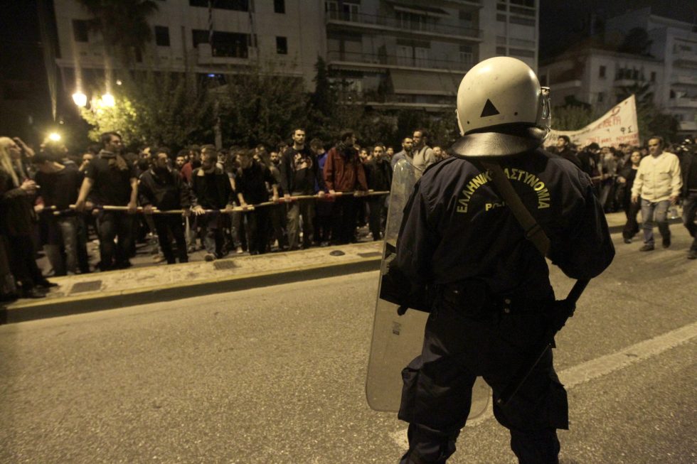«Απρόκλητη επίθεση από τα ΜΑΤ»