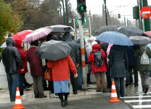 Στον Γαλατά ψιλή βροχή και στα Ταταύλα μπόρα