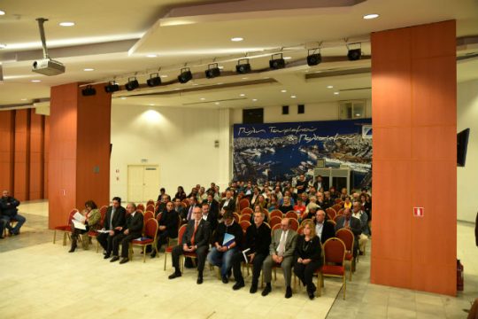 Μπλόκαραν τη Γ.Σ. των μετόχων του ΟΛΠ οι εργαζόμενοι