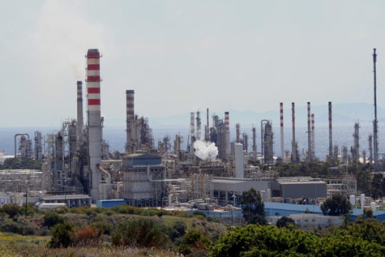 Κάτω από τα 70 δολάρια το αργό