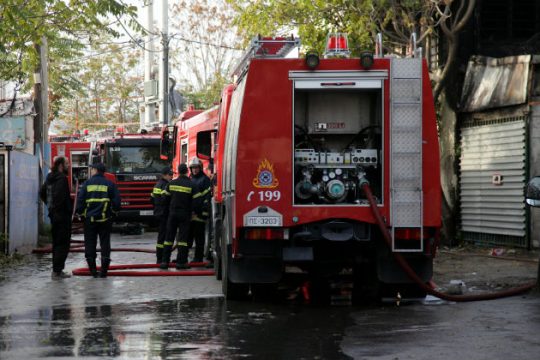 Νεκρή γυναίκα από πυρκαγιά στο διαμέρισμα της στον Πειραιά