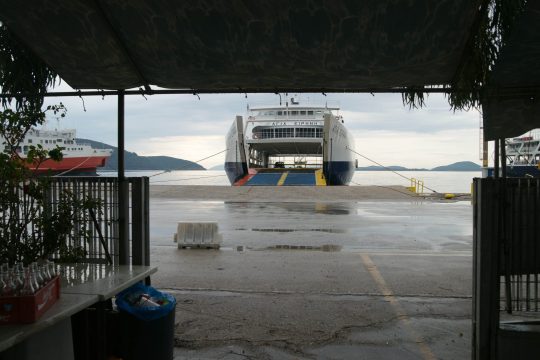 Πρόσφυγες «κλειδωμένοι» στην Ελλάδα