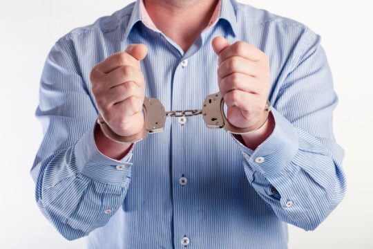 Ελαφρύτερες ποινές, με επιστροφή «κλεμμένων»
