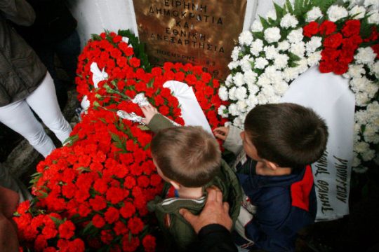 Ρ. Δούρου: «Τα λάικ, τα τουίτς και τα ποσταρίσματα δεν είναι αρκετά»