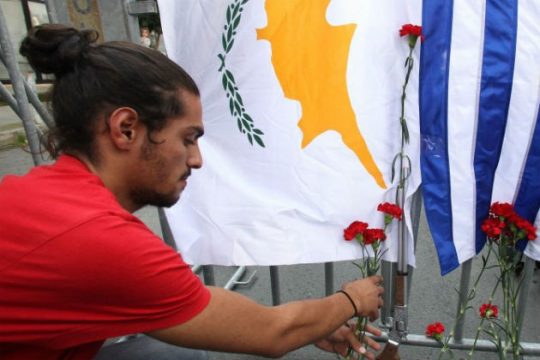 Κύπρος: Λαός και κόμματα τίμησαν το Πολυτεχνείο