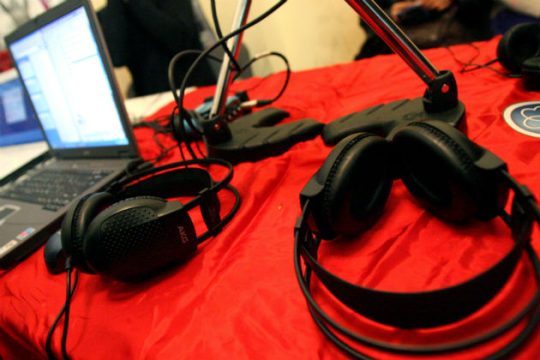 Αυτοδιαχείριση στα ραδιόφωνα