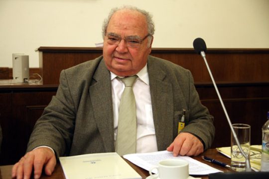 Η παραλία Σχινιά, οι διαπλεκόμενοι και ο κ. Λ. Ρακιντζής