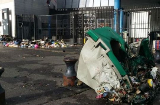 Συμβαίνει και εν Παρισίοις
