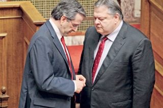 Μεταξύ Σκύλλας και Χάρυβδης