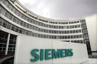 Ηρθε ο… λογαριασμός για τη Siemens