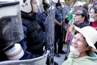 Απρόκλητη επίθεση από ΜΑΤ κατά διαδηλωτών στις Σκουριές