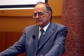 Ερώτηση Σούρλα για τους αποχωρήσαντες δικαστικούς