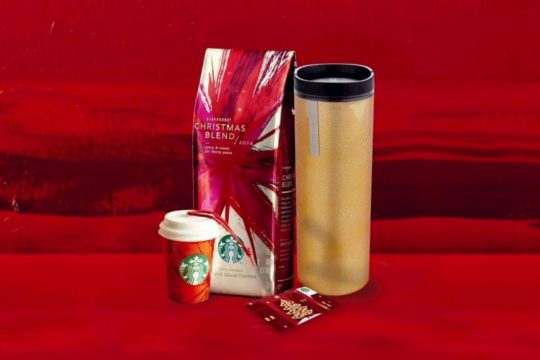 Τα Χριστούγεννα έρχονται πάντα πρώτα στα Starbucks