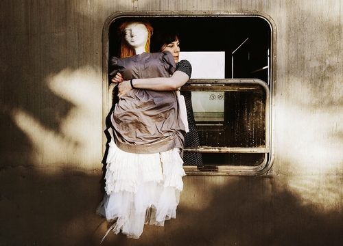 Δυο κορίτσια ταξιδεύουν στον χρόνο