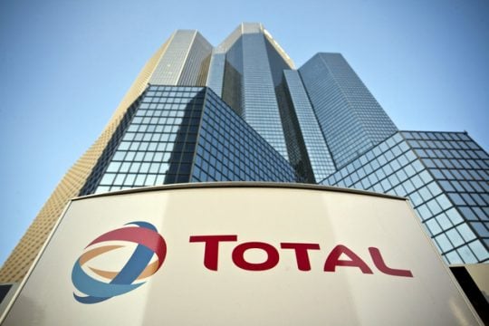 Μίζες από τη γαλλική Total σε Ιρανούς «μεσάζοντες»