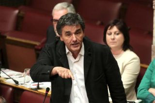 «Μια πτωχευμένη χώρα πληρώνει τις πλουσιότερες»