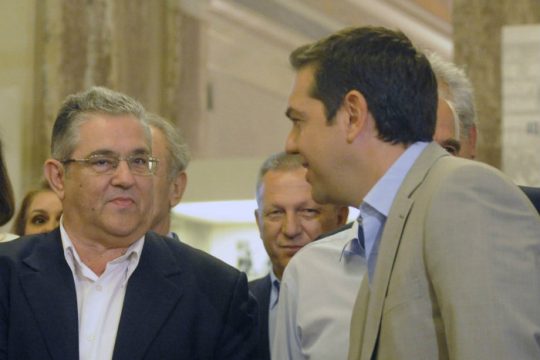 Σφοδρά πυρά κατά της κυβέρνησης από ΣΥΡΙΖΑ και ΚΚΕ