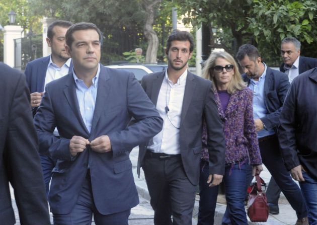 Αδειασμα Παπούλια σε Τσίπρα είδαν στο ΠΑΣΟΚ