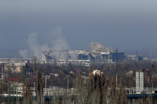 Βομβαρδίζεται πάλι η εκεχειρία στην Ουκρανία