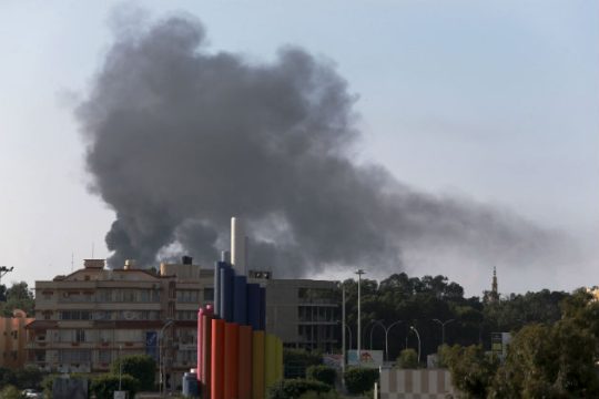 Τους 400 έφτασαν οι νεκροί σε συγκρούσεις στη Βεγγάζη