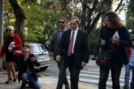 Χαρδούβελης με αιχμές προς τα έσω