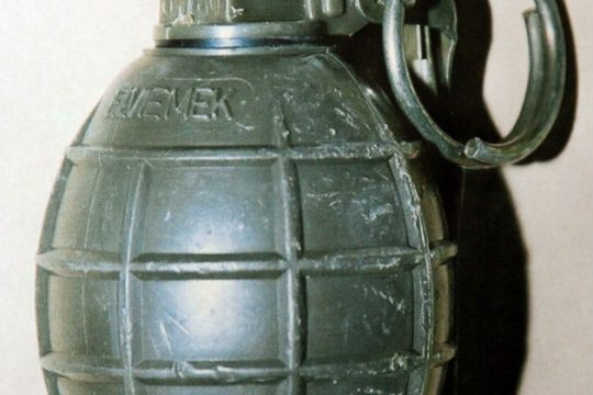 Εξουδετερώθηκαν 8 χειροβομβίδες στον Κάλαμο