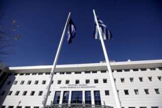 Παιδεία με προνόμια ημετέρων