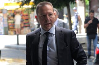 Δεν έπεισε ούτε τον Χαρδούβελη ο Στουρνάρας