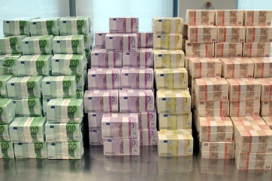 170 δισ. ο δανεισμός από την τρόικα το 2015