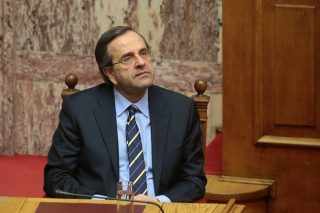 Γράφουν και σβήνουν ονόματα