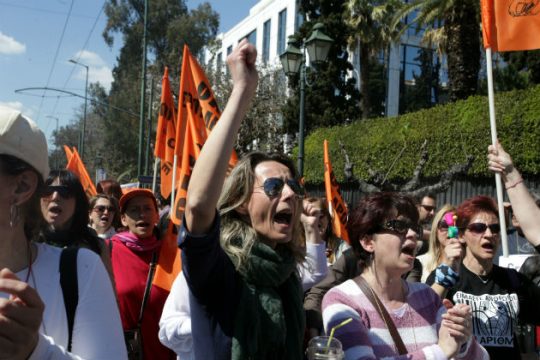 «Χορός» εκατομμυρίων γύρω από την αξιολόγηση των εκπαιδευτικών