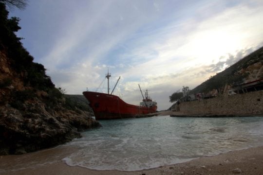 Πλοίο – φάντασμα με λαθραία τσιγάρα στη Ζάκυνθο