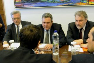 Το όνομα του φερόμενου «μεσάζοντα» δημοσιοποίησε η ΝΔ!