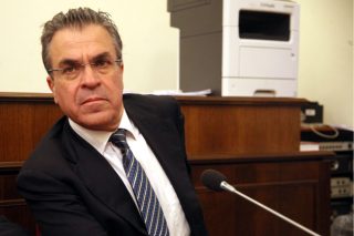Πόθεν οι πόροι για επανασυνδέσεις, κ. υπουργέ;