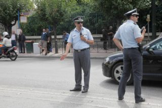 Περίεργη έρευνα σε αυτοκίνητο δημοσιογράφου