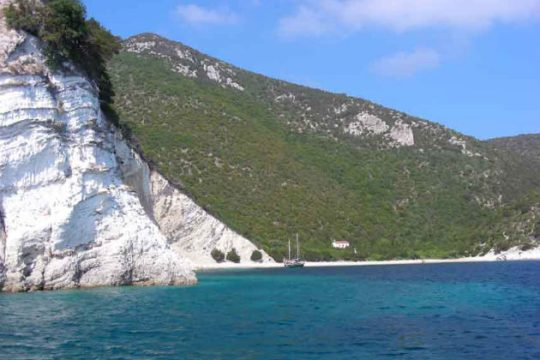 Πωλείται, όπως είναι επιπλωμένο…