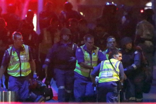Με επέμβαση των ειδικών δυνάμεων έληξε η ομηρία στο Σίδνεϊ