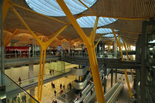 Οι άστεγοι του Terminal 4