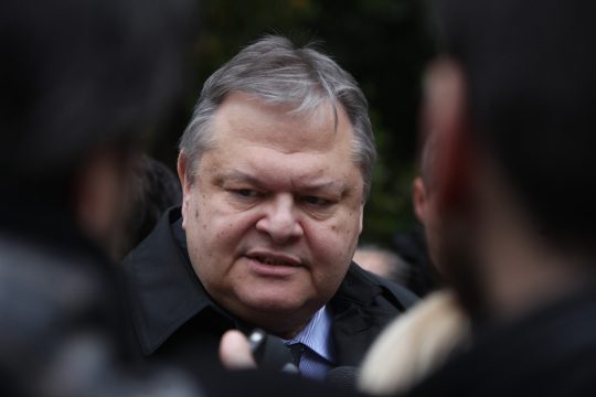 Ο Βενιζέλος το παίρνει σιγά σιγά απόφαση