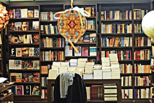 Κρίση, Iστορία, φαντασία και πειραματισμοί