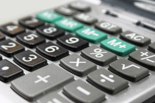«Η ΕΚΤ κρύβει τα δάνεια των πολιτικών κομμάτων»