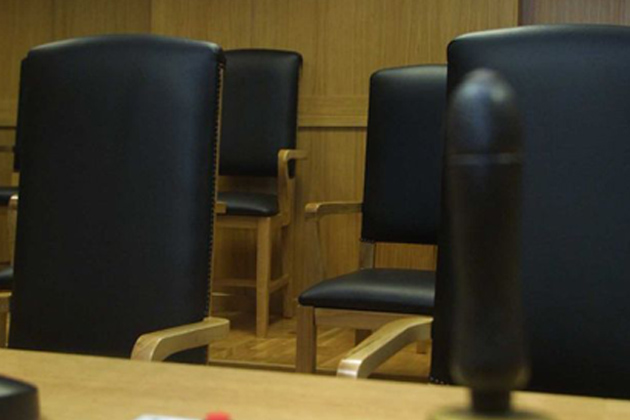 Στο σκαμνί ο «εύπιστος» Ροβέρτος