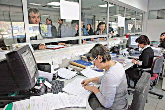 Η ρύθμιση χρεών δεν σε γλιτώνει από κατασχέσεις