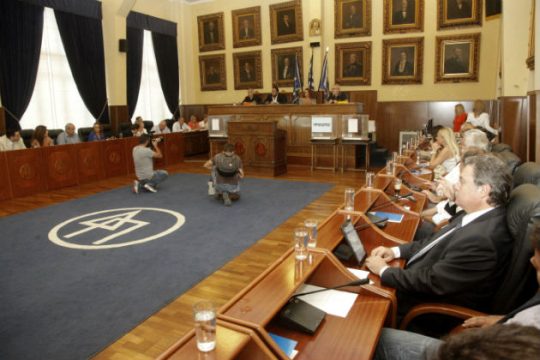 Αντιδρούν οι έμποροι Πειραιά στην επέκταση του παζαριού