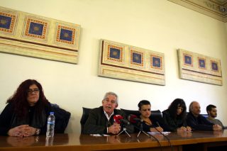 «Ομηροι» της υποχρηματοδότησης και της διαθεσιμότητας