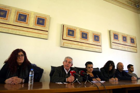 «Ομηροι» της υποχρηματοδότησης και της διαθεσιμότητας